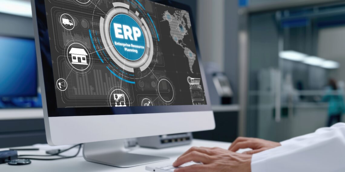 ERP Software auf Computerbildschirm – Darstellung von Enterprise Resource Planning im Gesundheitsbereich