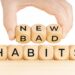 Holzbuchstaben zeigen Bad Habits als Hinweis | Elfliq Liquid